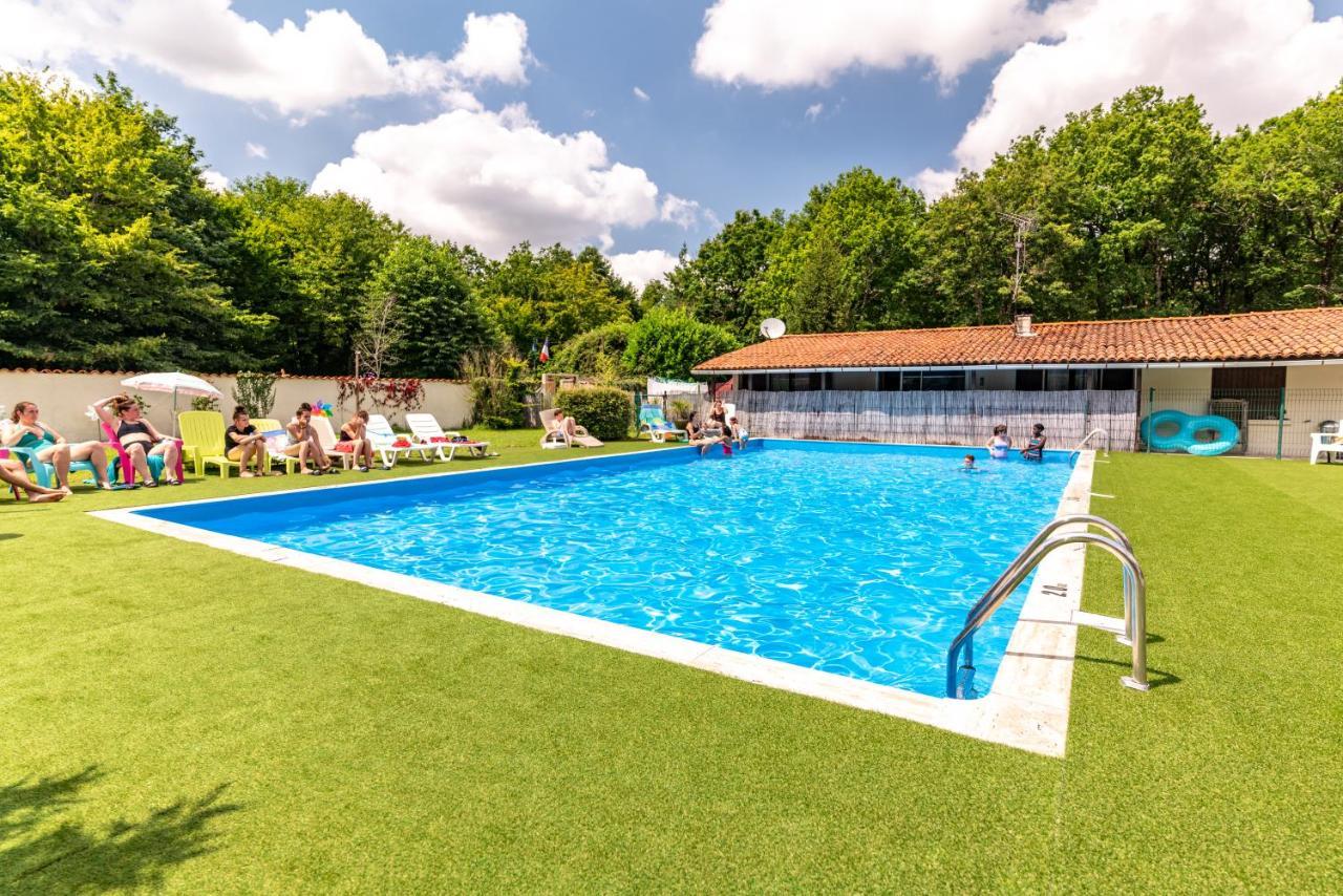 Camping Bois De St Hilaire Chalandray Exteriér fotografie