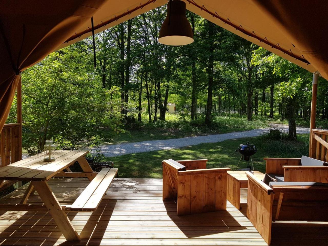 Camping Bois De St Hilaire Chalandray Exteriér fotografie