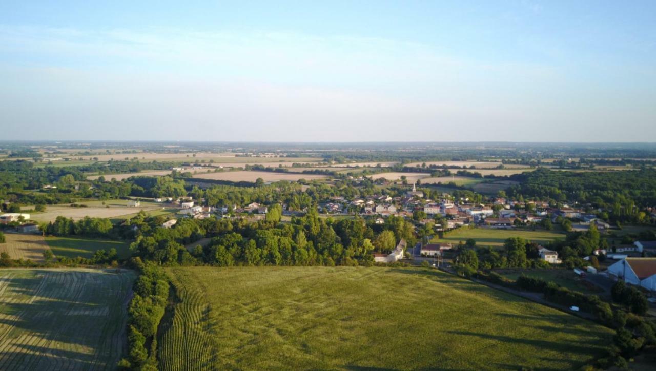 Camping Bois De St Hilaire Chalandray Exteriér fotografie