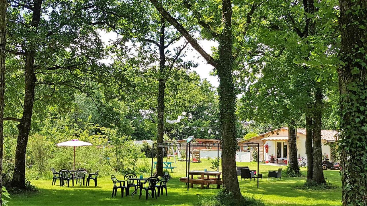 Camping Bois De St Hilaire Chalandray Exteriér fotografie